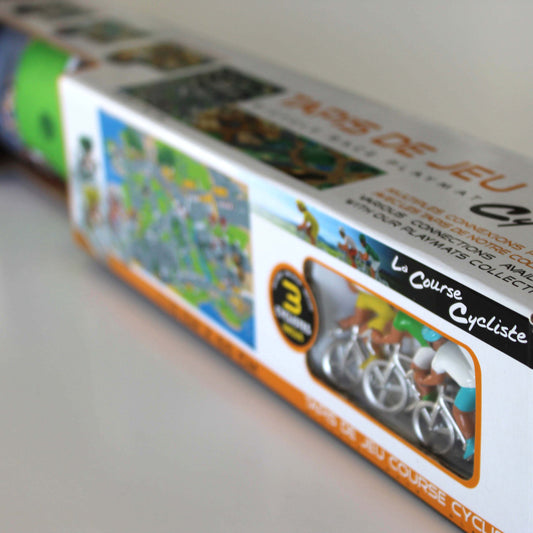 Tapijt wielerwedstrijd + 3 renners